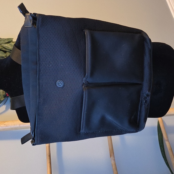 Lululemon Athletica ALL SET 13L Convertible Backpack - Picture 6 of 8